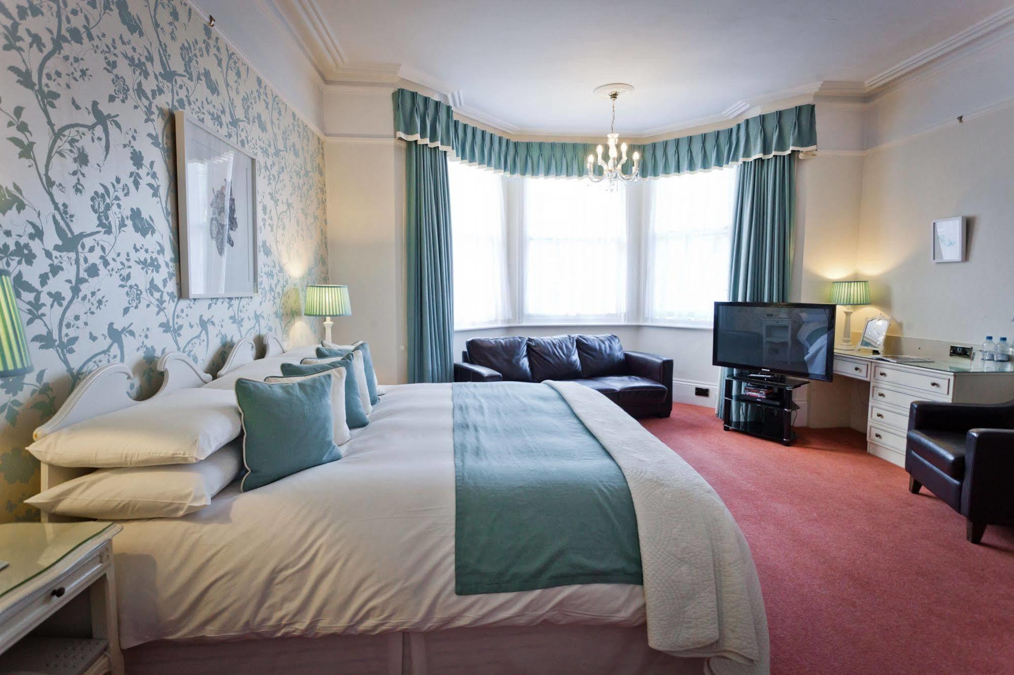 The Claremont Hotel Brighton Екстериор снимка