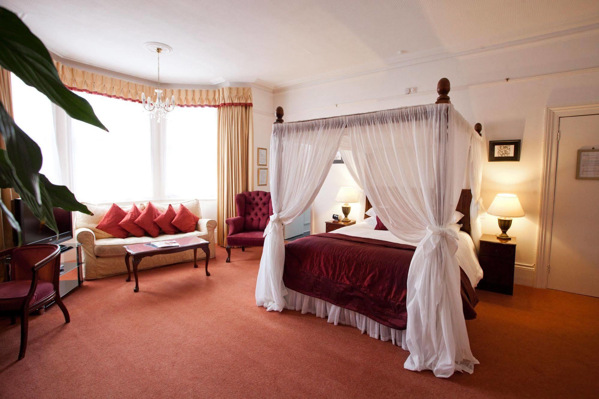 The Claremont Hotel Brighton Екстериор снимка