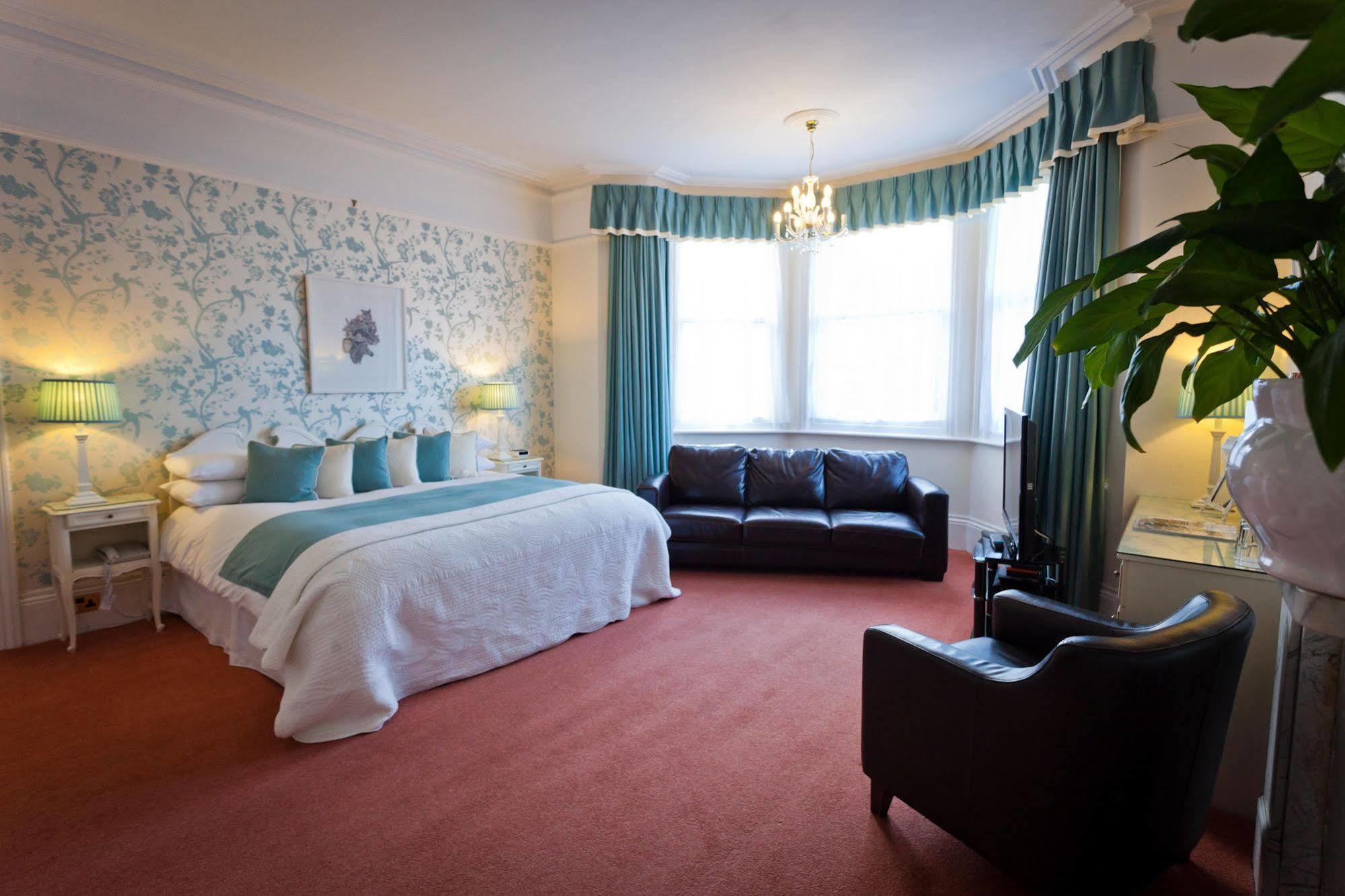 The Claremont Hotel Brighton Екстериор снимка